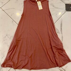 Elan soft rose swing dress w pockets.